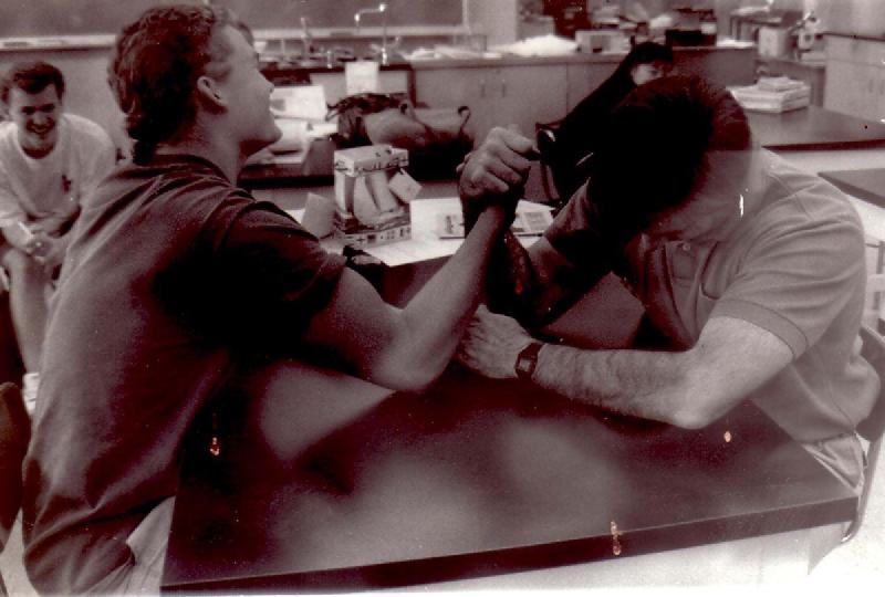 gallery/arm_wrestle.jpg