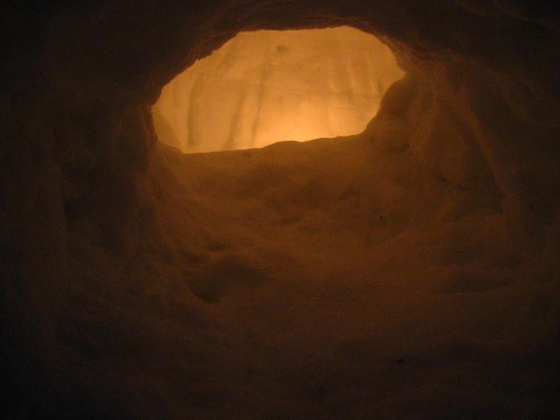 gallery/snowCaves_09.jpg