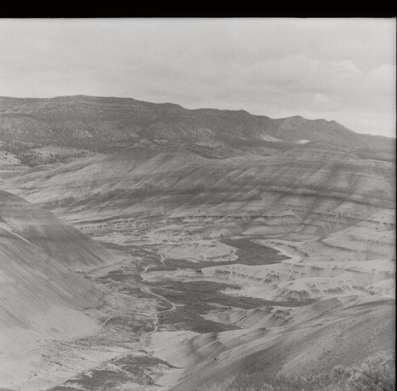 gallery/painted_hills_bw_03.jpg