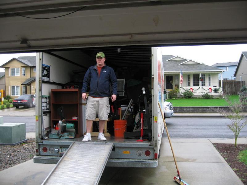 gallery/moving_ron_02.jpg