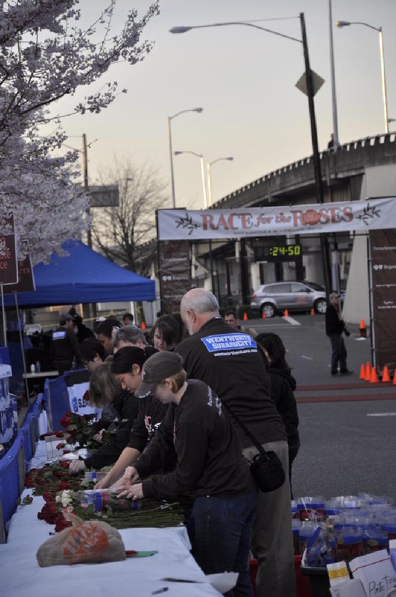 gallery/runForTheRoses_02.jpg