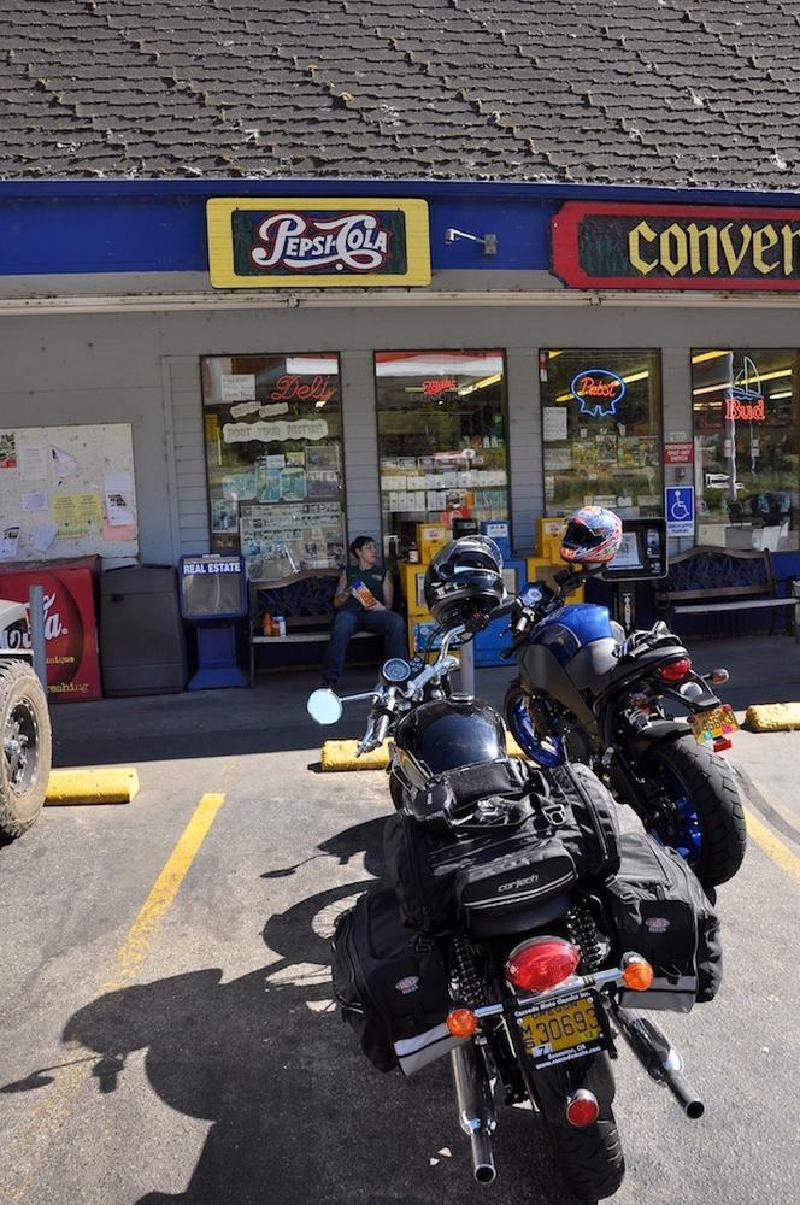 gallery/motoCondon_001.jpg