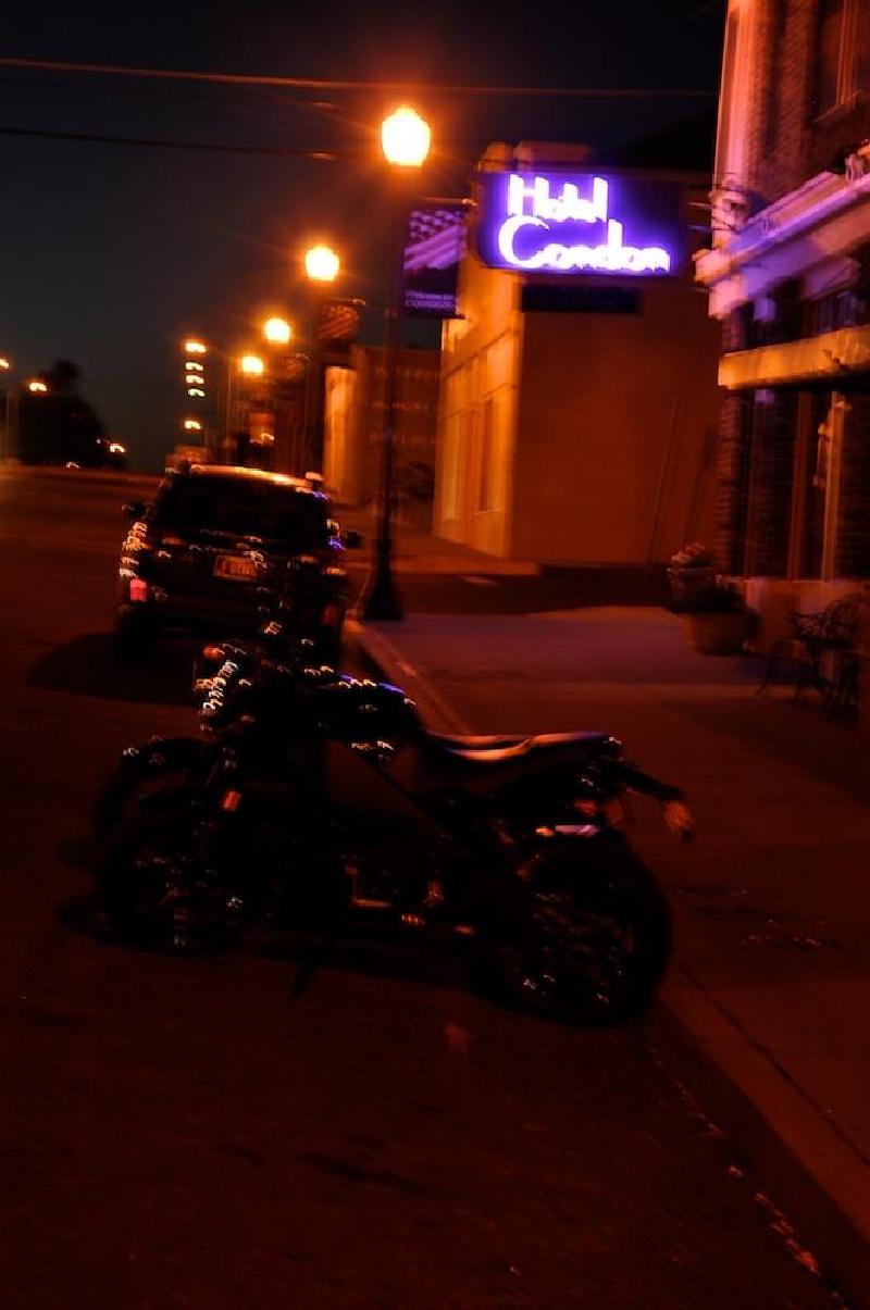 gallery/motoCondon_017.jpg