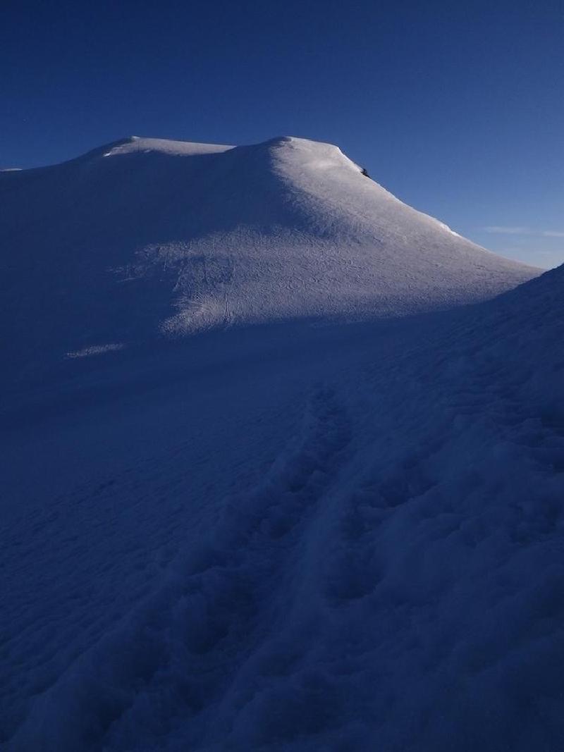 gallery/mtAdamsSolo_024.jpg