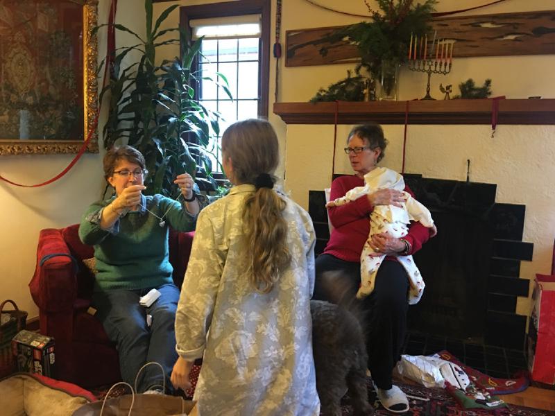 gallery/oscar_first_christmas_45.jpg