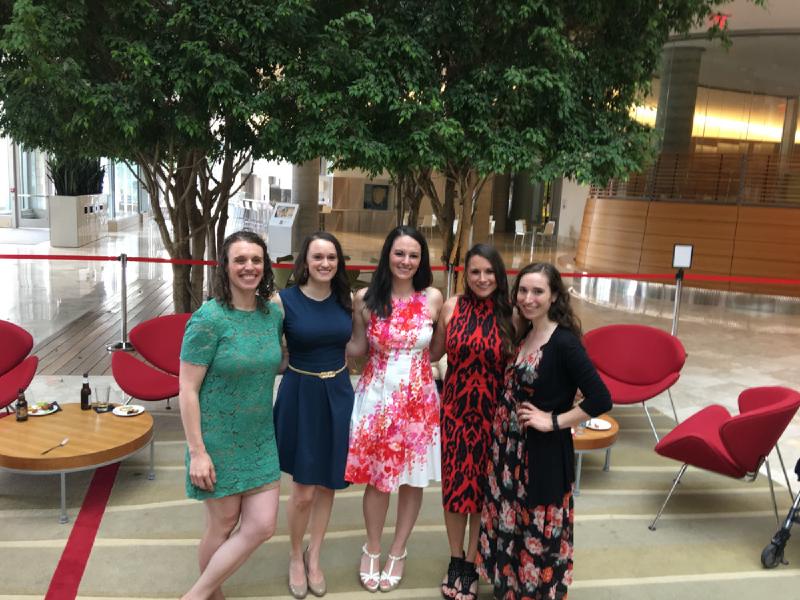 gallery/rachel_residence_gradutation_04.jpg