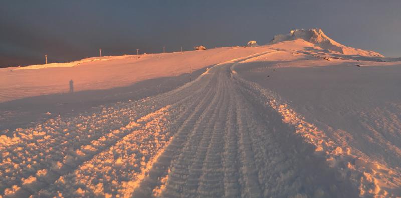 gallery/spring_skiing_22.jpg