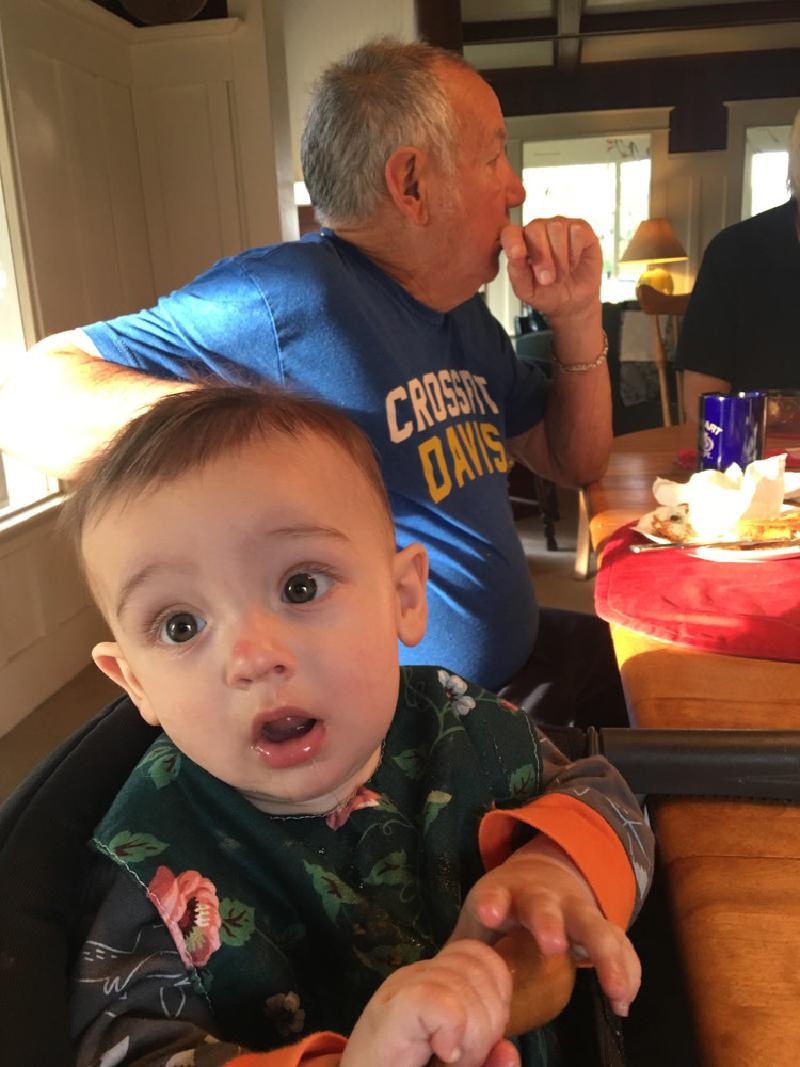 gallery/oscar_first_turkeyday_37.jpg