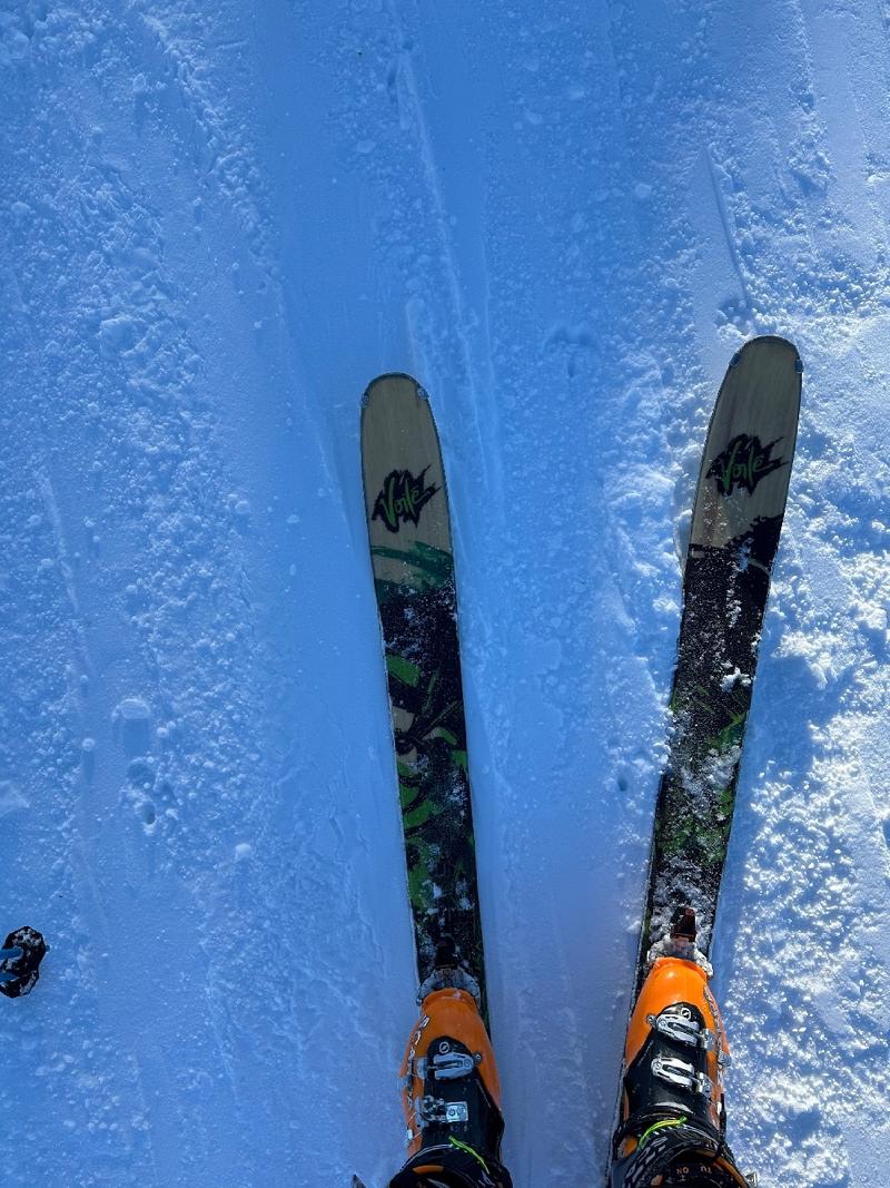 gallery/bachelorSki_06.jpg
