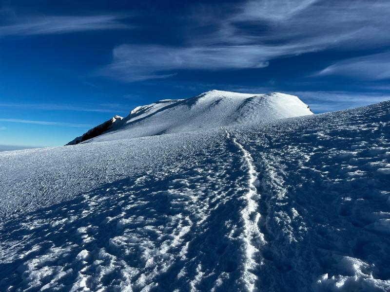 gallery/mtAdamsSolo_2022_55.jpg