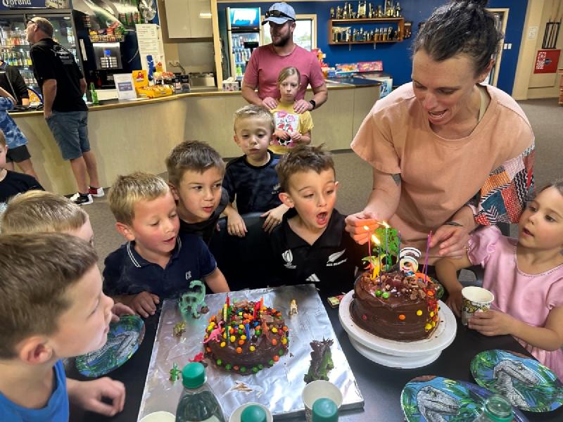 gallery/oscarSixthBirthday_10.jpg